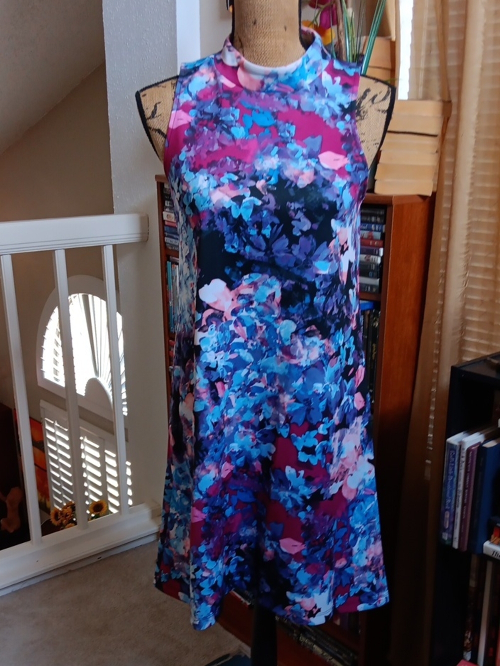 belle sky Sleeveless Floral Shift Dress in Blue & Purple
